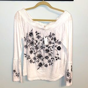 Anthropologie NWT white off the shoulder blouse w/ black embroidered flowers, M